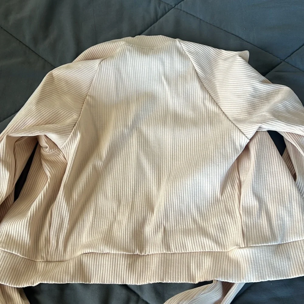 Active Wear Jacket💛 - Picture 3 of 4